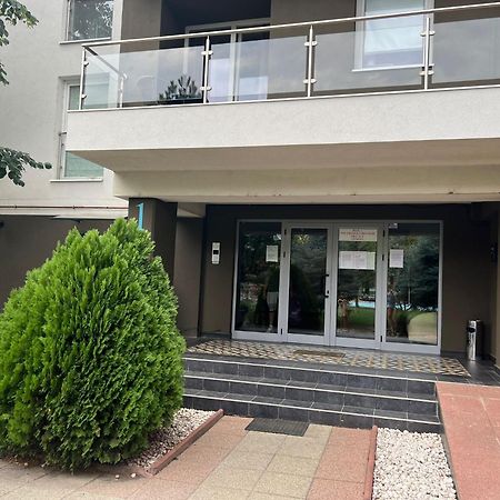 Tranzzit Airport Apartament Otopeni Kültér fotó