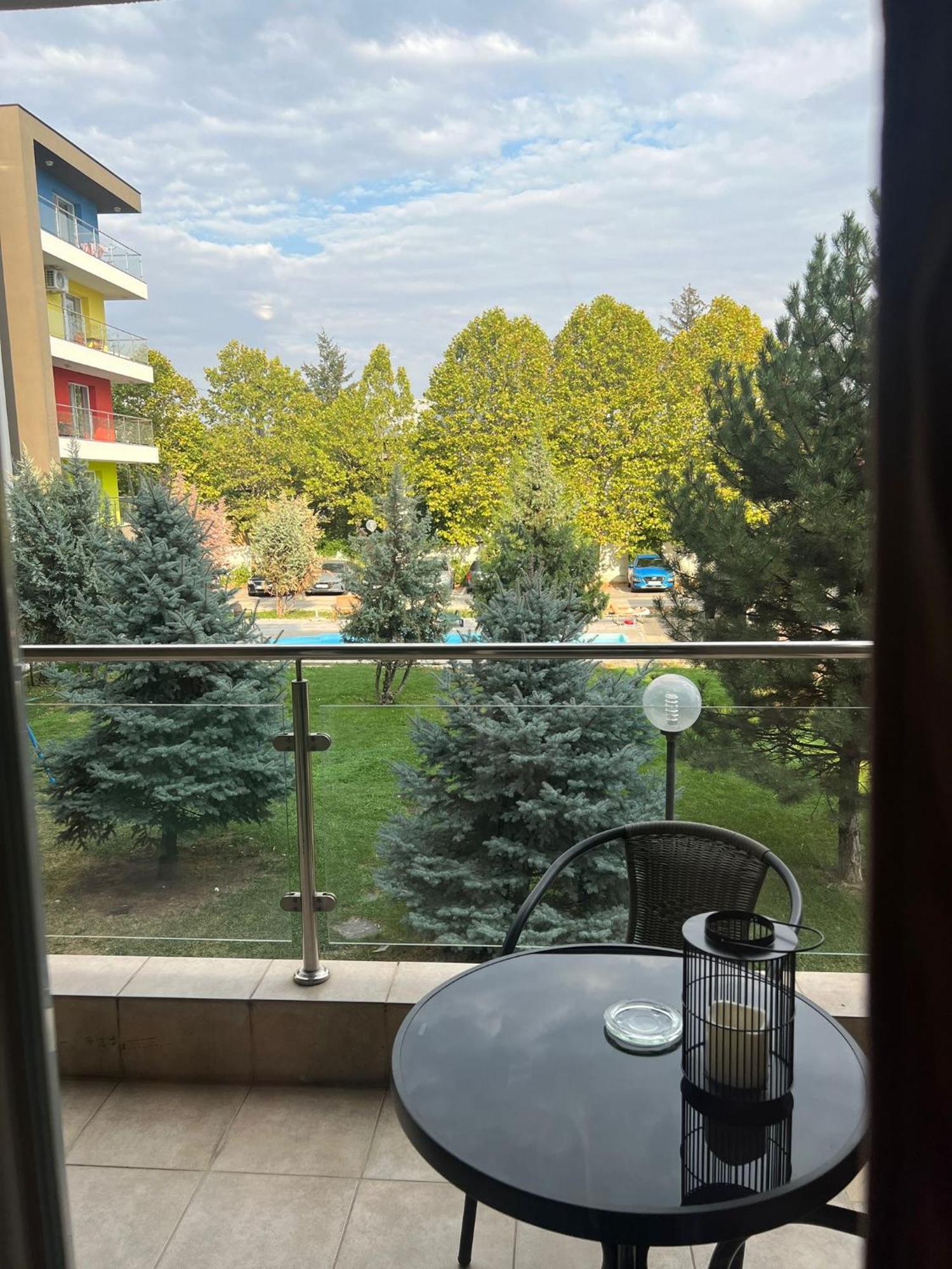 Tranzzit Airport Apartament Otopeni Kültér fotó
